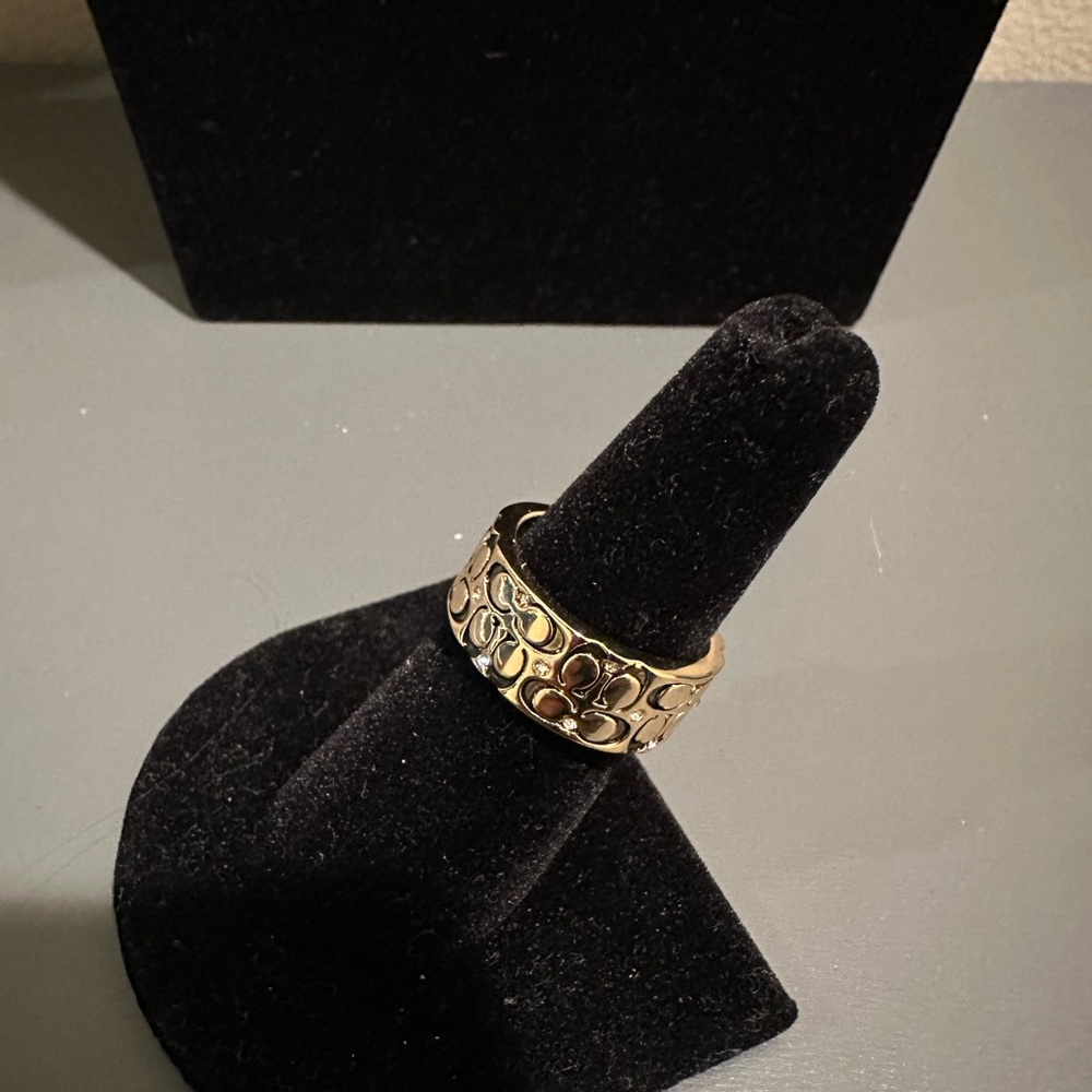 Coach Signature C Gold-Tone Pattern Ring size 6.5 - Picture 2 of 7